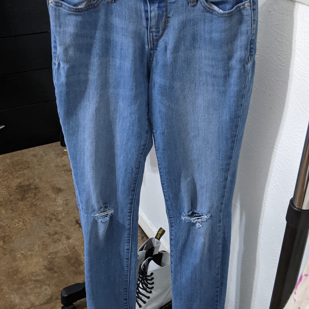 Old navy light wash ripped jeans
